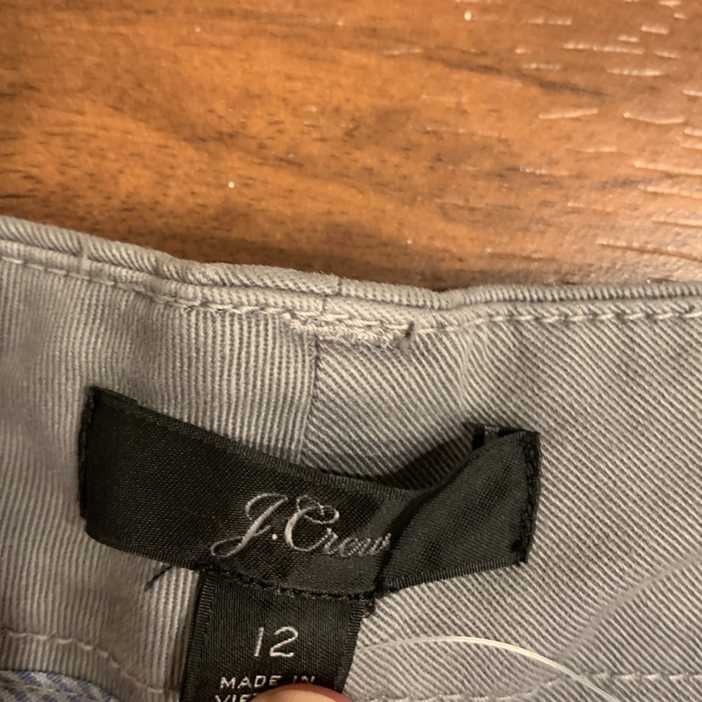New with tags J.Crew shorts, size 12, gray khaki. Style H5809 - Picture 5 of 7